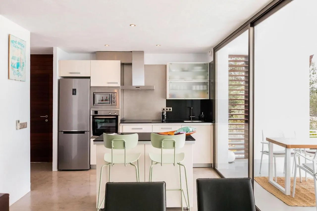 Surf House Villa Sant Josep de sa Talaia 0*,